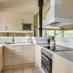 Stunning In Vaeggerlose With Sauna Дом отдыха