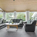 Stunning In Vaeggerlose With Sauna Дом отдыха Boto By