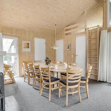 Дом отдыха Stunning In Vaeggerlose With Sauna *